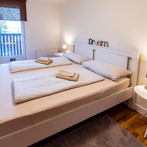 apartment-brgerstrae-55qm.dresdenhotels.net/
