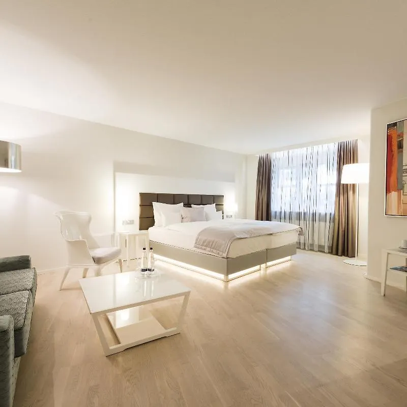 Hotel Europa München 4*,