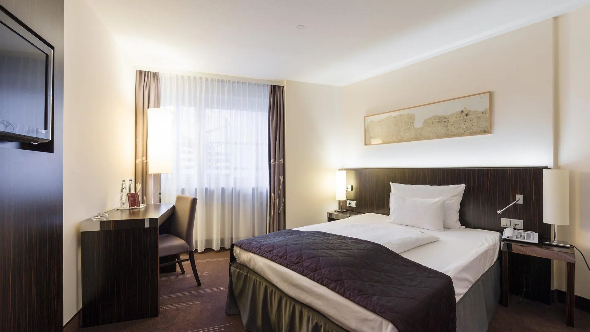 Hotel Europa München 4*,